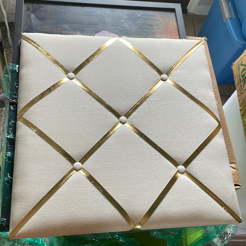 Wall organizer